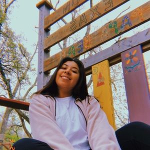 Meet your Posher, Alma